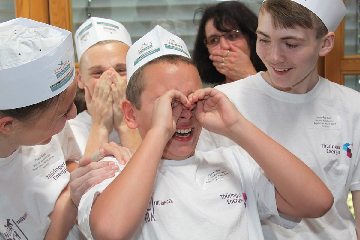 Kartoffelkäfer der Robert-Bosch-Schule in Arnstadt. Clara, Justin, Tim, Regina Reinhardt und John (v.l.n.r.)