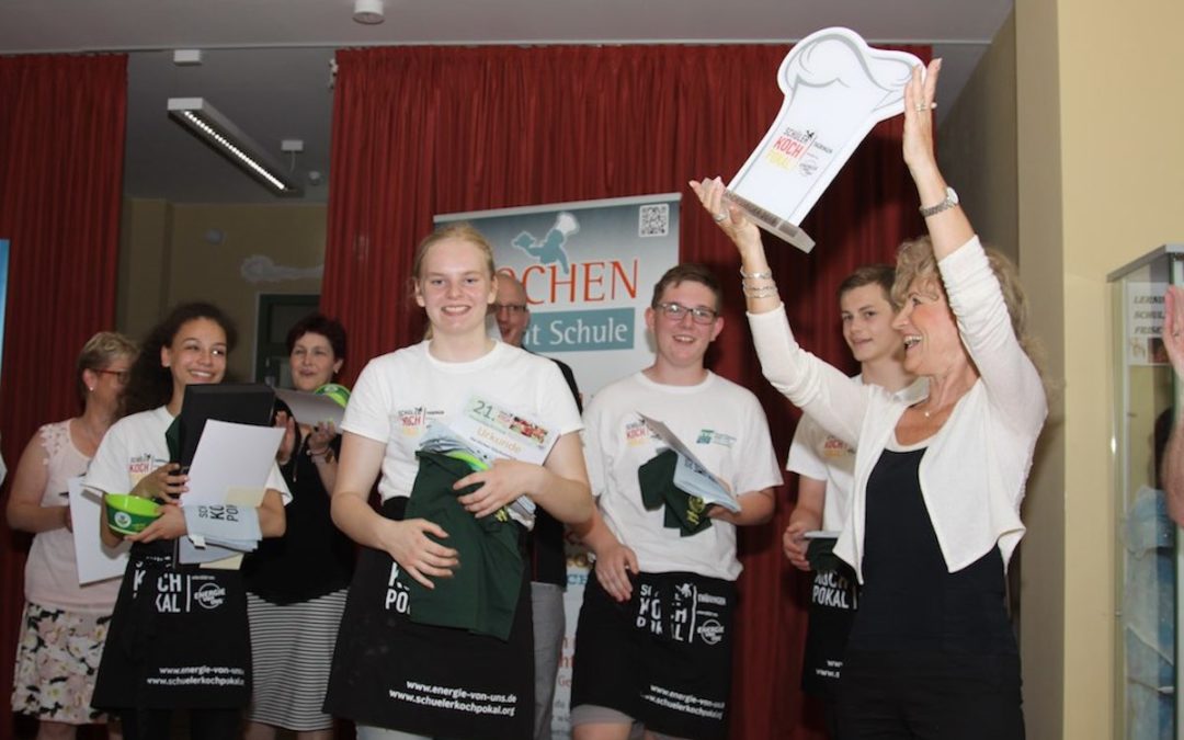 „Herdgötter“ der Werner-Seelenbinder-Schule Apolda sahnen Pokal beim 21. Schülerkochpokal ab